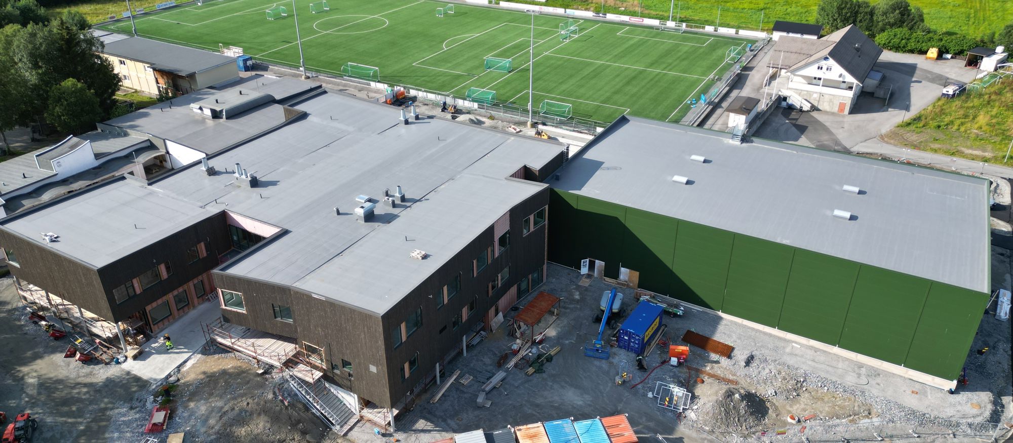 Emblem Skule – ny barneskole og idrettshall i Ålesund, levert av Veidekke.
Bærekraftige løsninger og gjenbruk ved Emblem Skule.